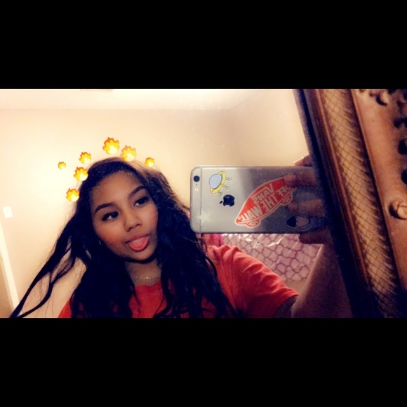 Meet your Posher, Alexis - Picture 1 of 1